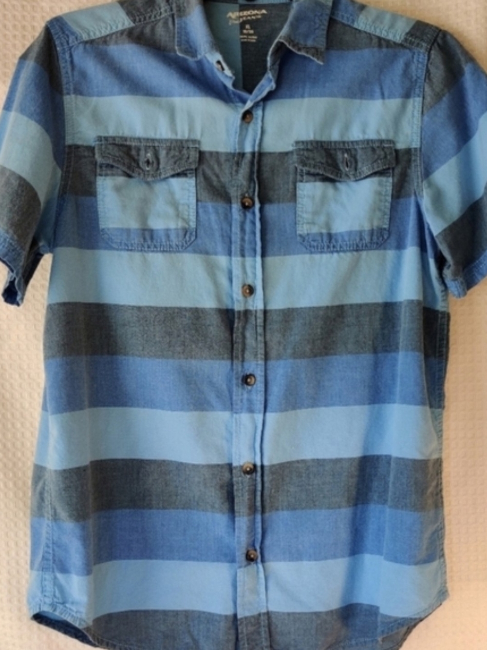 Arizona short sleeve button shirt. Size Boys XL 18/20